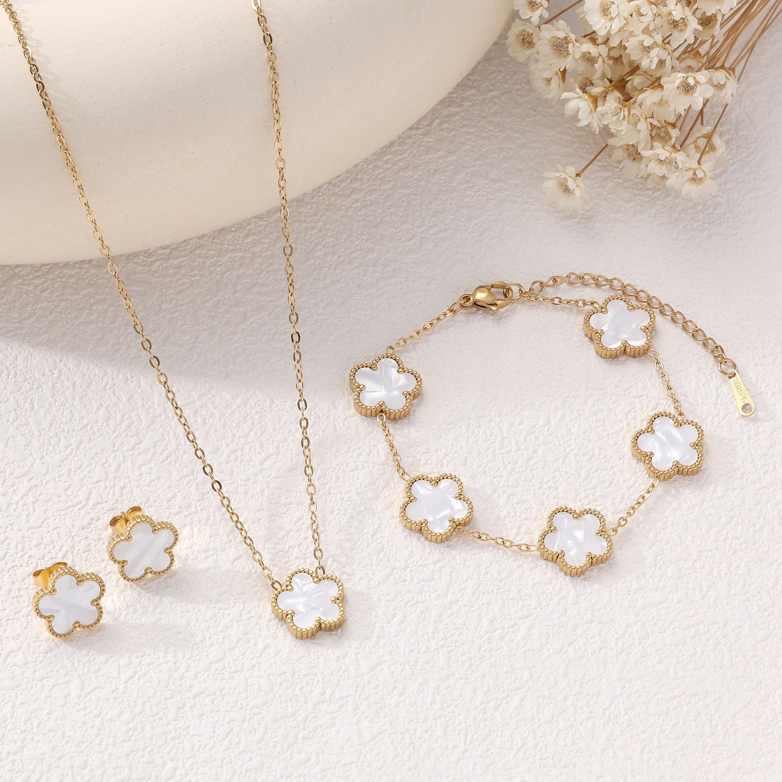 Clover Five-Petal Bracelet Jewelry